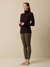 Rollkragenshirt aus Bio Wolle, aubergine