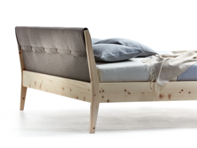 Bett Almeno, Zirbe, Kopfhaupt incl. abnehmbarer Housse Wollstoff Stavang Torf