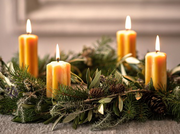 4er-Set Adventkranzkerzen aus Bienenwachs, Sternenform 4er-Set Adventkranzkerzen aus Bienenwachs, Sternenform